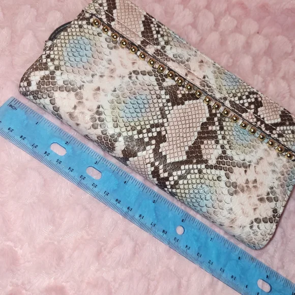 Hard To Find! Jessica Simpson large bifold/zip-around wallet. - Picture 2 of 16